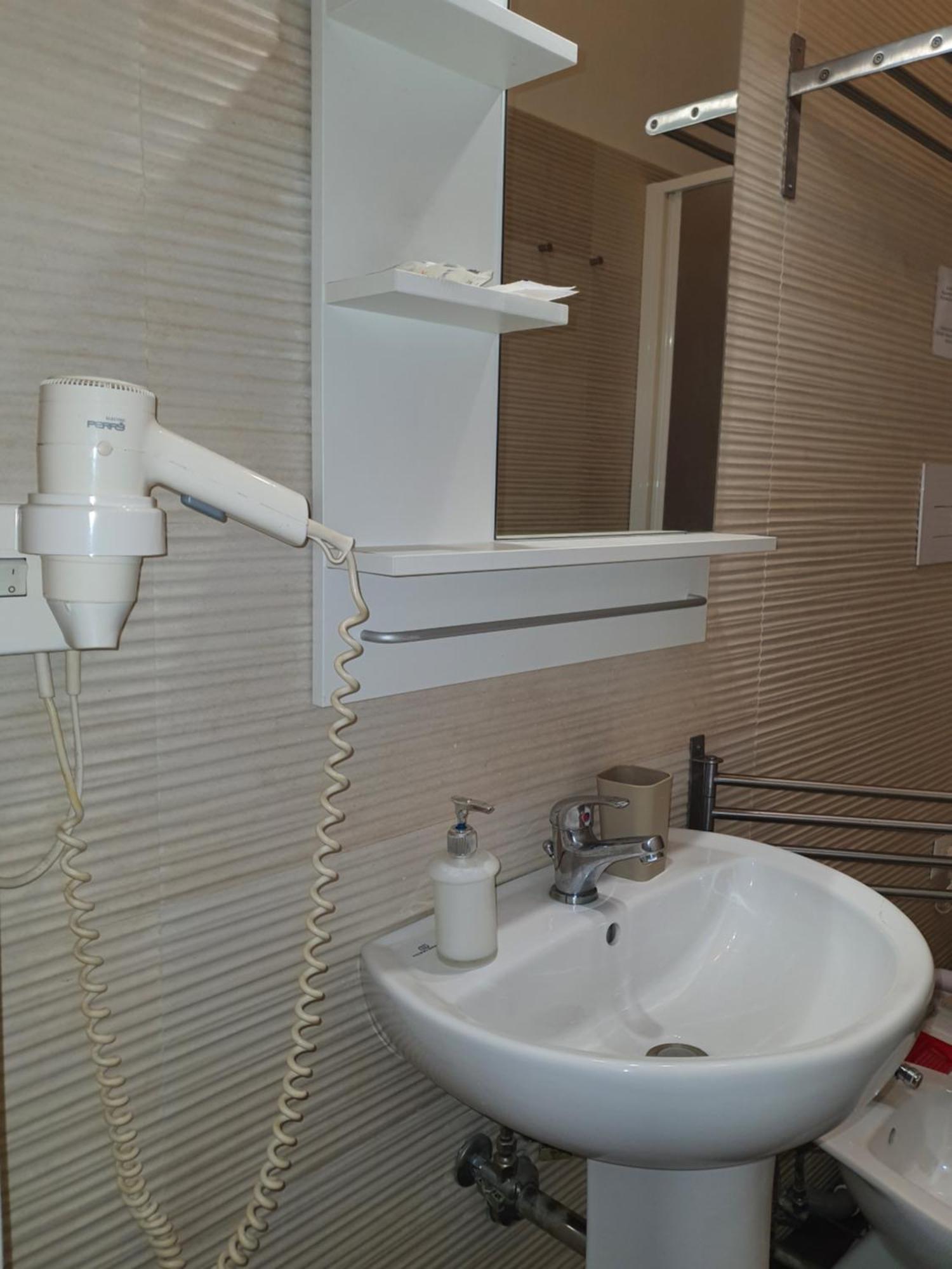 4Rooms Guest House Free Wi-Fi Salerno Exterior photo