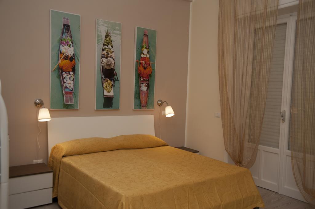 4Rooms Guest House Free Wi-Fi Salerno Room photo